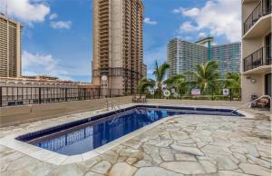 Piscina en o cerca de Aqua Palms Waikiki #304 and #1112