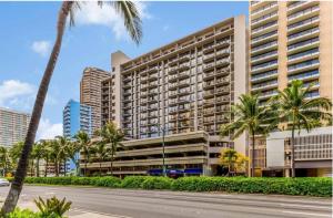 Gallery image of Aqua Palms Waikiki #304 and #1112 in Honolulu