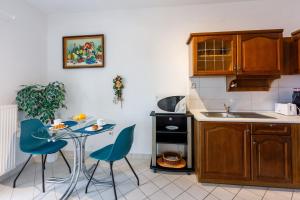 Kuchyňa alebo kuchynka v ubytovaní Apartments ANITA