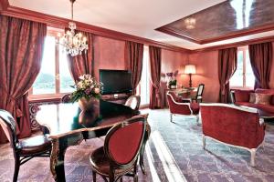 Posezení v ubytování Carlton Hotel St Moritz - The Leading Hotels of the World