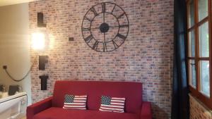 A seating area at B&B La Corte Dei Samidagi