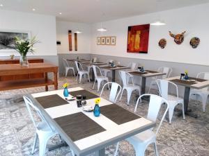 Casa Republica Barranco Boutique Hotel tesisinde bir restoran veya yemek mekanı