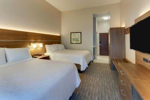 Katil atau katil-katil dalam bilik di Holiday Inn Express & Suites - Saugerties - Hudson Valley, an IHG Hotel