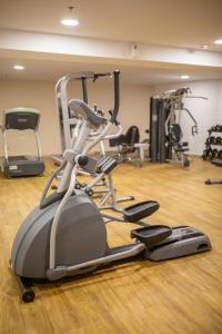 Fitness centrum a/nebo fitness zařízení v ubytování Akti Beach Club