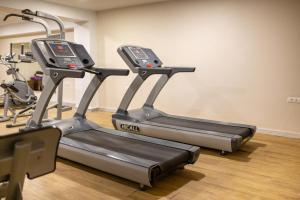 Fitness centrum a/nebo fitness zařízení v ubytování Akti Beach Club