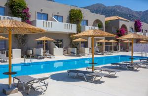 Bazén v ubytovaní Akti Beach Club alebo v jeho blízkosti