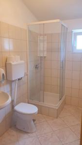 Koupelna v ubytování Apartments Jerković Drašnice-1bd