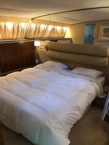 Gallery image of Johnny M Yacht in Taʼ Xbiex