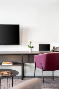 TV a/nebo společenská místnost v ubytování Quest Preston