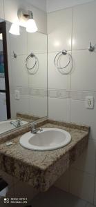 Et badeværelse på Pousada Jardim Porto Belo