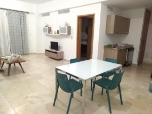 Dapur atau dapur kecil di Cap Cana Cap Blue Green