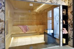 Koupelna v ubytování Hôtel Fesch & Spa