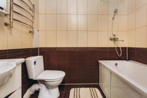 Koupelna v ubytování center apartments zarechny residential complex