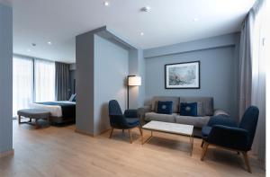 Posteľ alebo postele v izbe v ubytovaní Hotel Lima - Adults Recommended