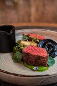 Food at or somewhere near the inn 