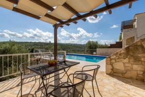 Πισίνα στο ή κοντά στο Villa Alexey