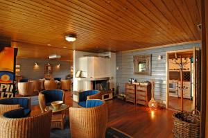 Η κουζίνα ή μικρή κουζίνα στο Hotel Vanajanlinna +61 φωτογραφίες