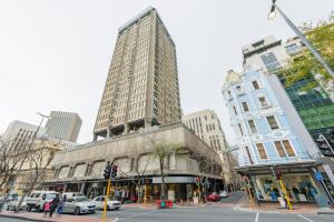 Gallery image of #1701 Cartwright - Dark Glamour in Cape Town