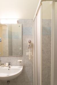 Koupelna v ubytování Hotel Fiera Rho