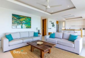 Ein Sitzbereich in der Unterkunft Bay Villas Koh Phangan