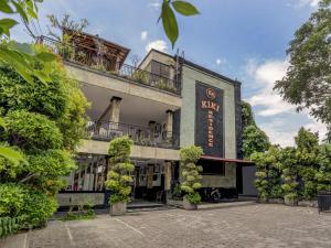 El akritkritkritkritkritkritkritkrit inn es un hotel boutique situado en en Super OYO 3904 Kiki Residence Bali, en Seminyak