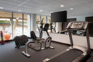 The fitness centre and/or fitness facilities at Ramada by Wyndham Leeds East