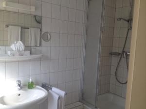 Koupelna v ubytování Hotel Friedrichstraße + 27 fotografií
