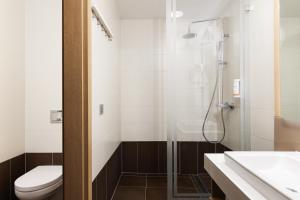 A bathroom at Portobello Wellness & Yacht Hotel Esztergom