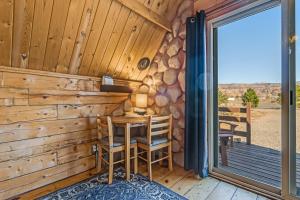 Balkón nebo terasa v ubytování Sunny Acres Cabin