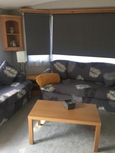 Posezení v ubytování THE VAN Thorness bay holiday park,Thorness cowes po31 8NJ