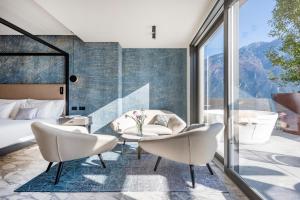 Nespecifikovaný výhled na hory nebo výhled na hory při pohledu z hotelu