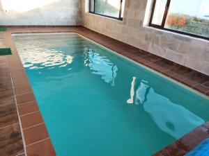 Fotografia z galérie ubytovania Casa El Arrebol Rural, Piscina climatizada v destinácii Los Ángeles de San Rafael