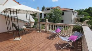 Balkon lub taras w obiekcie Apartment Kreslin