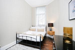 Gallery image of ALTIDO Modern 1-BR Apartment in Trendy Stockbridge in Edinburgh