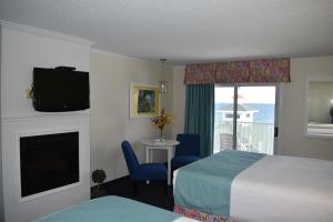 Gallery image of Breakers Resort - Lakeside in Saint Ignace
