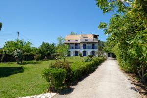 Zahrada ubytování Villa Spyridoula studios on the Beach