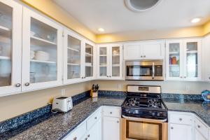 格伦登海滩Oceanfront Solitude的相册照片