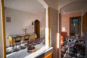 Część wypoczynkowa w obiekcie Villa SALENTO2 -doppio terrazzo panoramico vista mare mozzafiato immersa nella natura