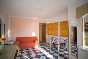 Część wypoczynkowa w obiekcie Villa SALENTO2 -doppio terrazzo panoramico vista mare mozzafiato immersa nella natura