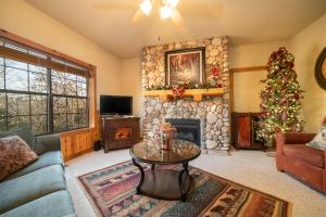 Gallery image of Cabins at Grand Mountain in Branson