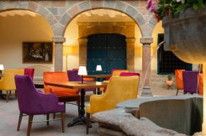 A seating area at Novotel Cusco