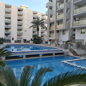 Piscine de l'établissement APARTAMENTO EN EL CENTRO DE SALOU ou située à proximité