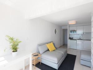 Kuchyňa alebo kuchynka v ubytovaní VILLAS COSETTE - Apartamento Beach Palace cb10