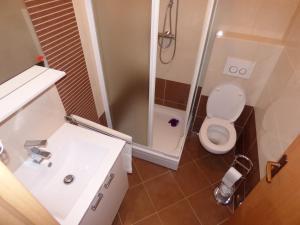 Fotografie z fotogalerie ubytování Studio with Sea view for 2-3 people by the Water v destinaci Baška Voda