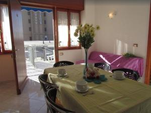 A seating area at Flat with large terrace to enjoy the sun Még 20 kép