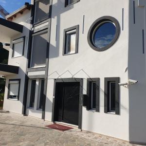 Budova, kde se aparthotel nachází