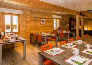 Restaurace v ubytování Bnb la Péniche + 32 fotografií
