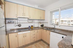 Kuchnia lub aneks kuchenny w obiekcie EDIFICIO RIO