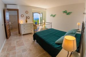 Gallery image of Vistazur Luxueux appartement avec terrasse et piscine in Rayol-Canadel-sur-Mer