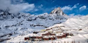 Kış mevsiminde Cretes Blanches Matterhorn